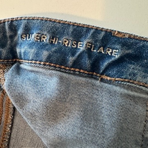 American Eagle- "Super High Rise Flare" Jeans- Size 10 - Picture 3 of 8